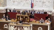 El Gobierno francés fuerza los presupuestos y se abre a una moción de censura
