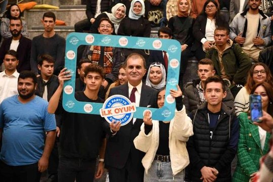 Ak Parti Sözcüsü Çelik: (Gençler) 'İlk Oyum Erdoğan'a İlk Oyum Ak Parti'ye' diyerek tarihte alacakları en büyük dersi vereceksiniz