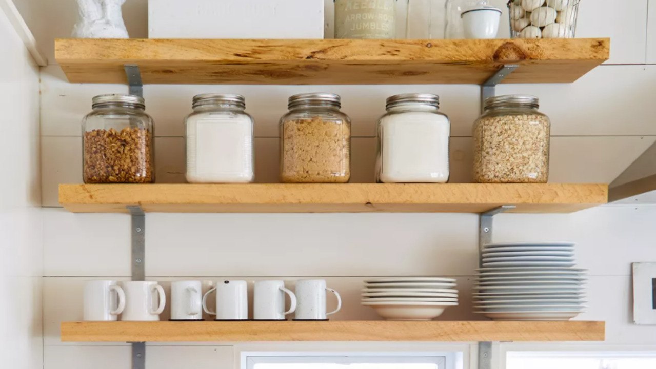 How to Optimize Storage on Open Kitchen Shelves