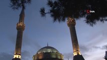 Diyanet İşleri Başkanı Erbaş, Bakü'deki Şehitlik Camii'nde akşam ezanını okudu