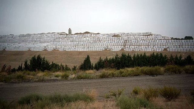 Una operación para enterrar las cenizas de Valdemingómez horas después de las denuncias de ecologistas y vecinos