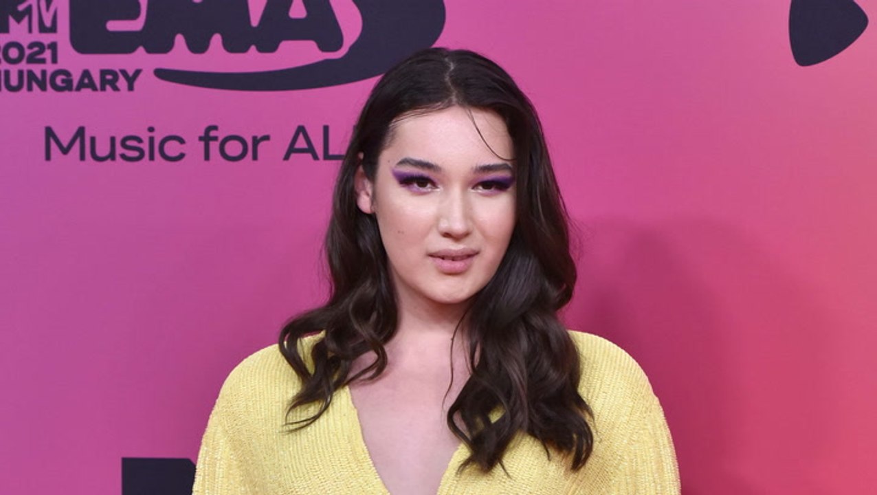 GNTM-Alex in heißen Dessous und mit Sixpack