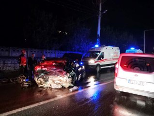 Son Dakika | Lüks otomobiller kağıt gibi ezildi: 4 yaralı