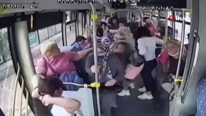 Halk otobüsünde fenalık geçiren kadının imdadına şoför yetişti