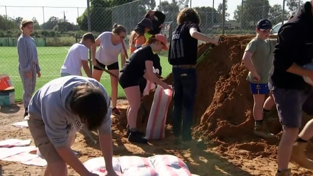 Residents rallying to protect thousands of homes and businesses on the NSW-Victorian border
