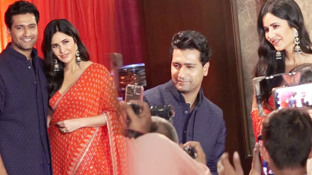 लाल जोड़े में पति विक्की कौशल का हाथ थामे दिवाली पार्टी में पहुंची कैटरीना कैफ