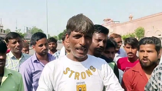 ऑटो चालक की आरपीएफ कांस्टेबल ने की पिटाई, चालकों ने थामे पहिए