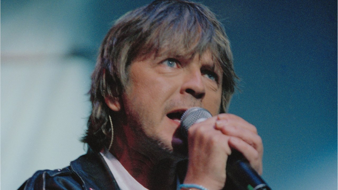 VOICI : Renaud a retrouvé l'amour : cette femme plus jeune qui a fait succomber le chanteur