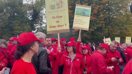Manifestation contre la flambée des couts de l’énergie devant la centrale de Tihange