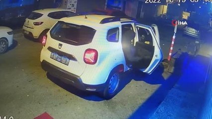 İstanbul'da komedi filmlerini aratmayan anları kamerada: Hırsızlar kaçarken suç ortağını unuttu