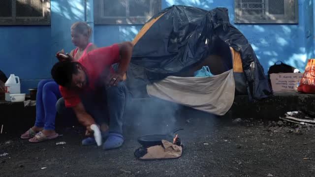 Migrantes venezolanos acampan en países centroamericanos con la esperanza de llegar a EEUU