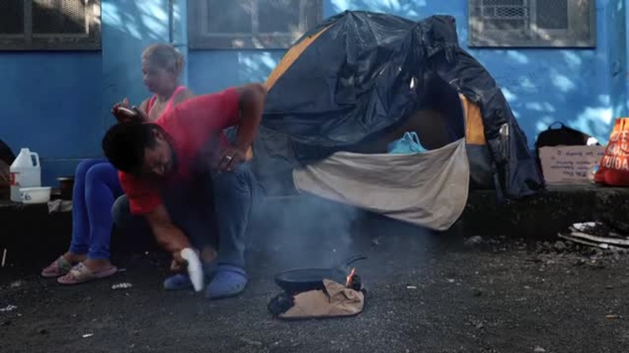 Migrantes venezolanos acampan en países centroamericanos con la esperanza de llegar a EEUU