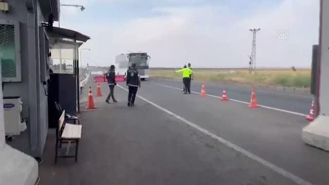 DİYARBAKIR - Göçmen kaçakçılığı yaptıkları iddiasıyla 11 şüpheli yakalandı