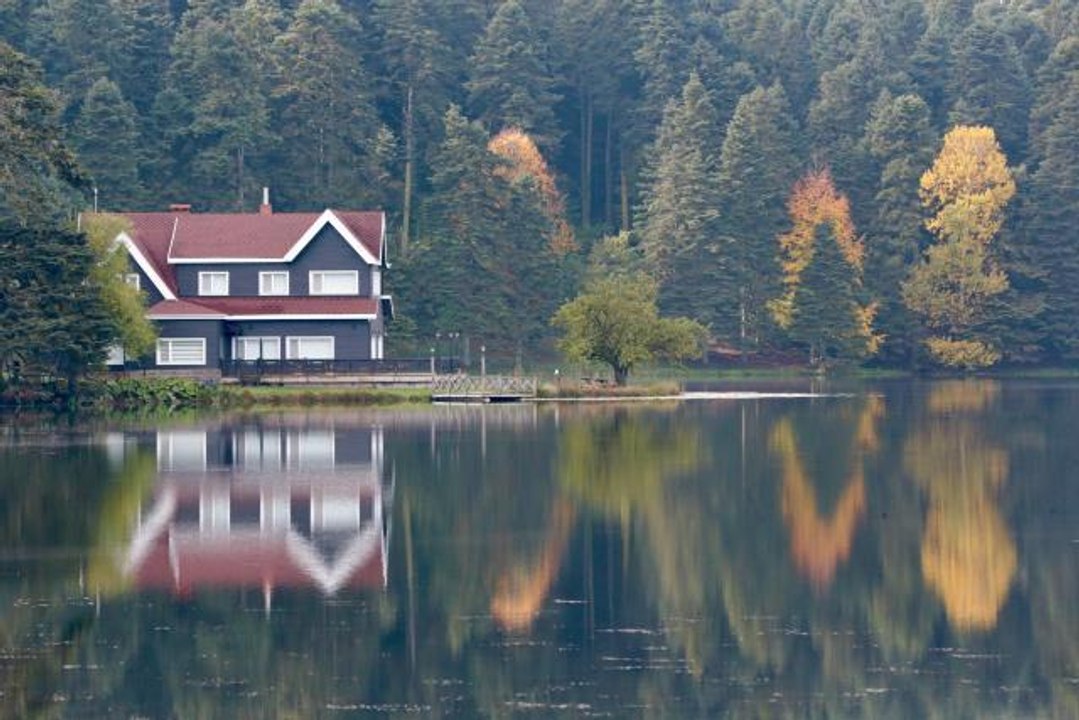 Kocaeli kültür sanat haberleri | Gölcük Tabiat Parkı, misafirlerini sonbahar renkleriyle karşılıyor