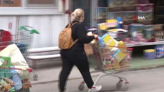 Edirne gündem haberleri... Bulgarlar Edirne'de market arabalarıyla alışveriş yarışına girdi