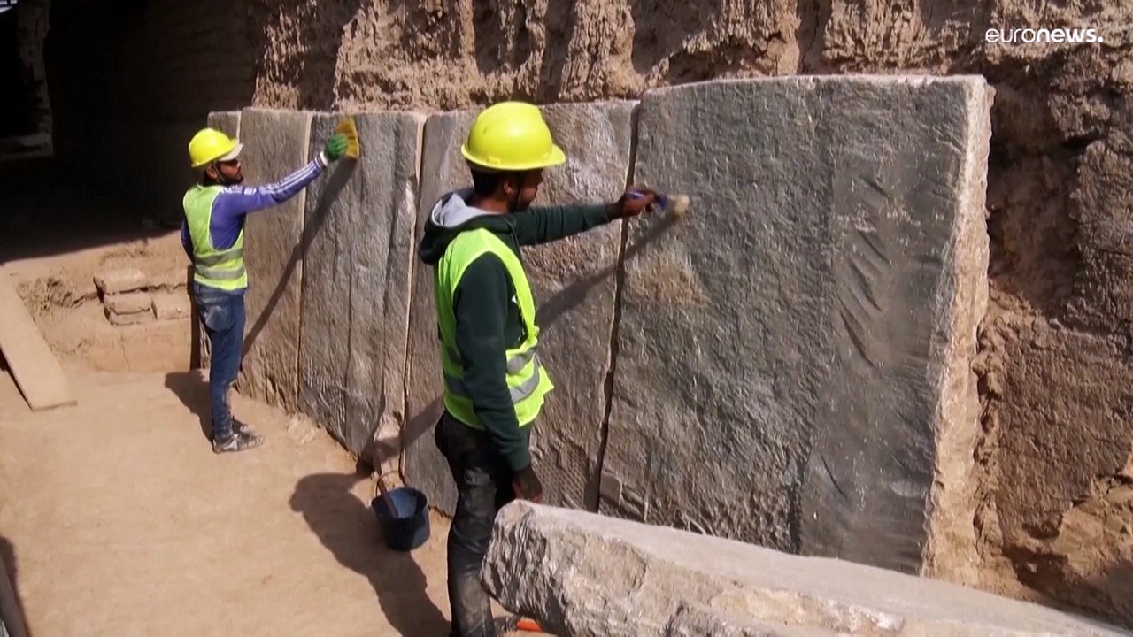 Irak : huit bas-reliefs vieux de 2700 ans mis au jour à Mossoul