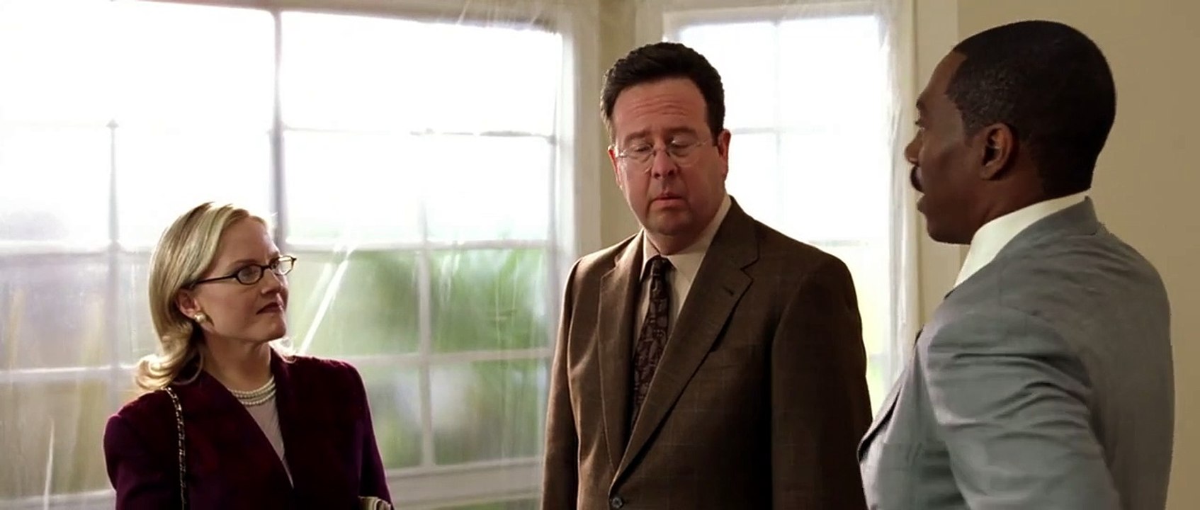 Le Manoir hanté et les 999 Fantômes Bande-annonce (RU)