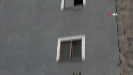 Çocuklarını görmeye gitti, eski eşinin erkek arkadaşı tarafından bıçaklandı