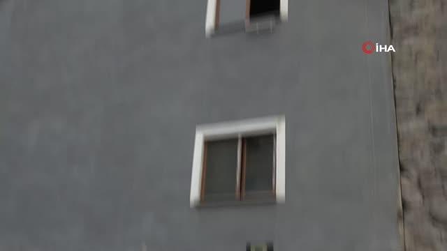Çocuklarını görmeye gitti, eski eşinin erkek arkadaşı tarafından bıçaklandı