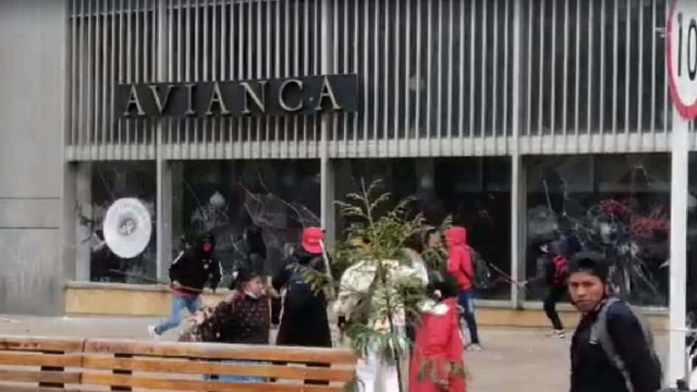 ¡Atención! 27 personas, entre policías y gestores, heridas por violencia de indígenas en Bogotá