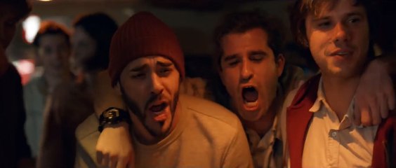 La bande-annonce du film Comment c'est loin avec Orelsan et Gringe qui quitte Prime Vidéo prochainement