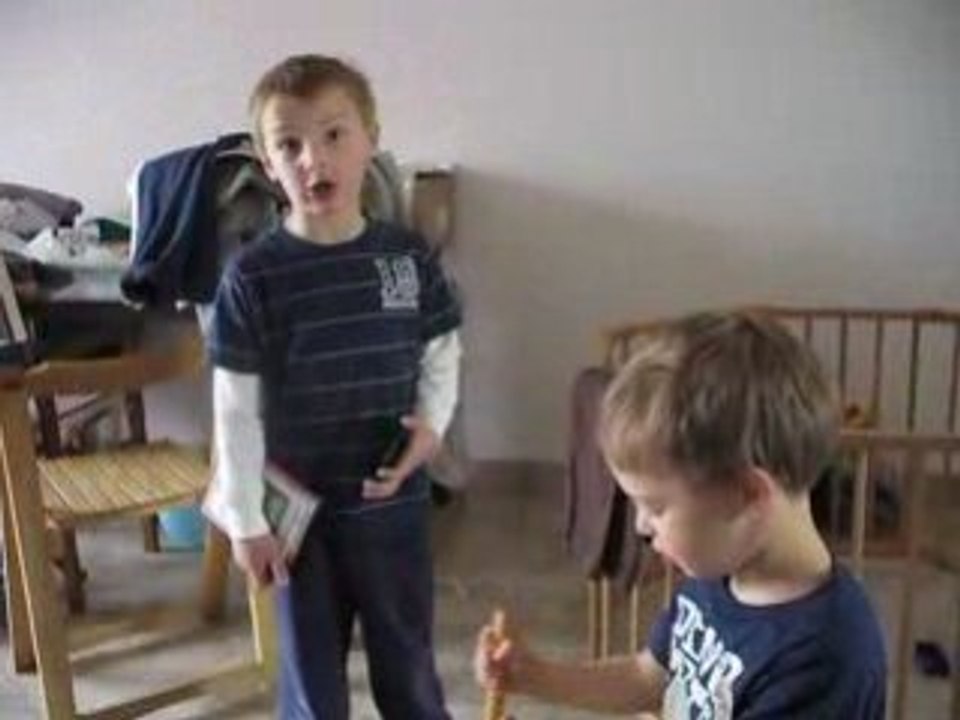 Ethan et Maël chantent