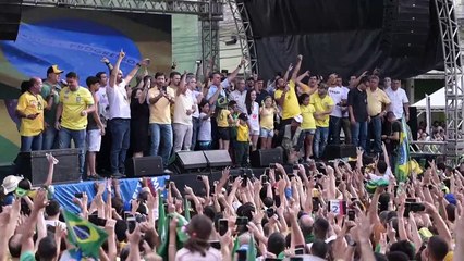 Bolsonaro acorta distancia de Lula en sondeo a 11 días del balotaje en Brasil