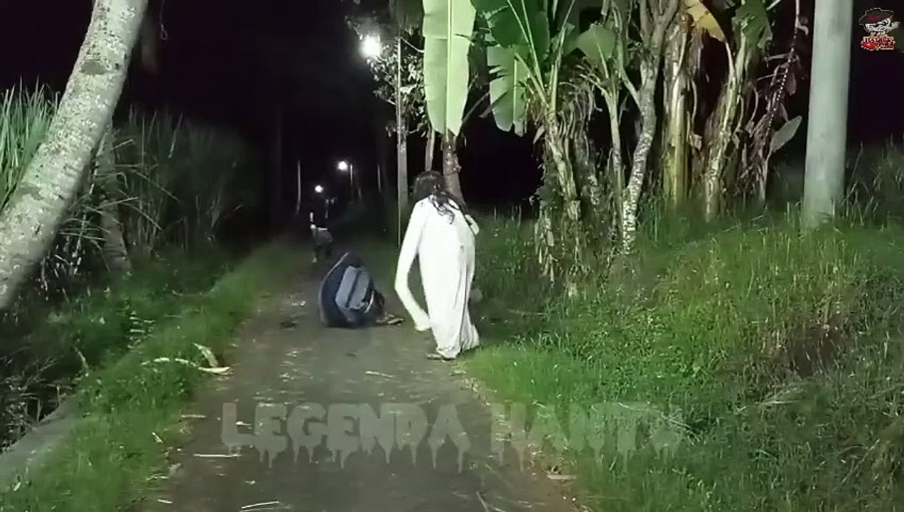 Prank Hantu Kuntilanak Meresahkan  Prank Terlucu Bikin Ngakak  Prank hantu Terlucu 2022