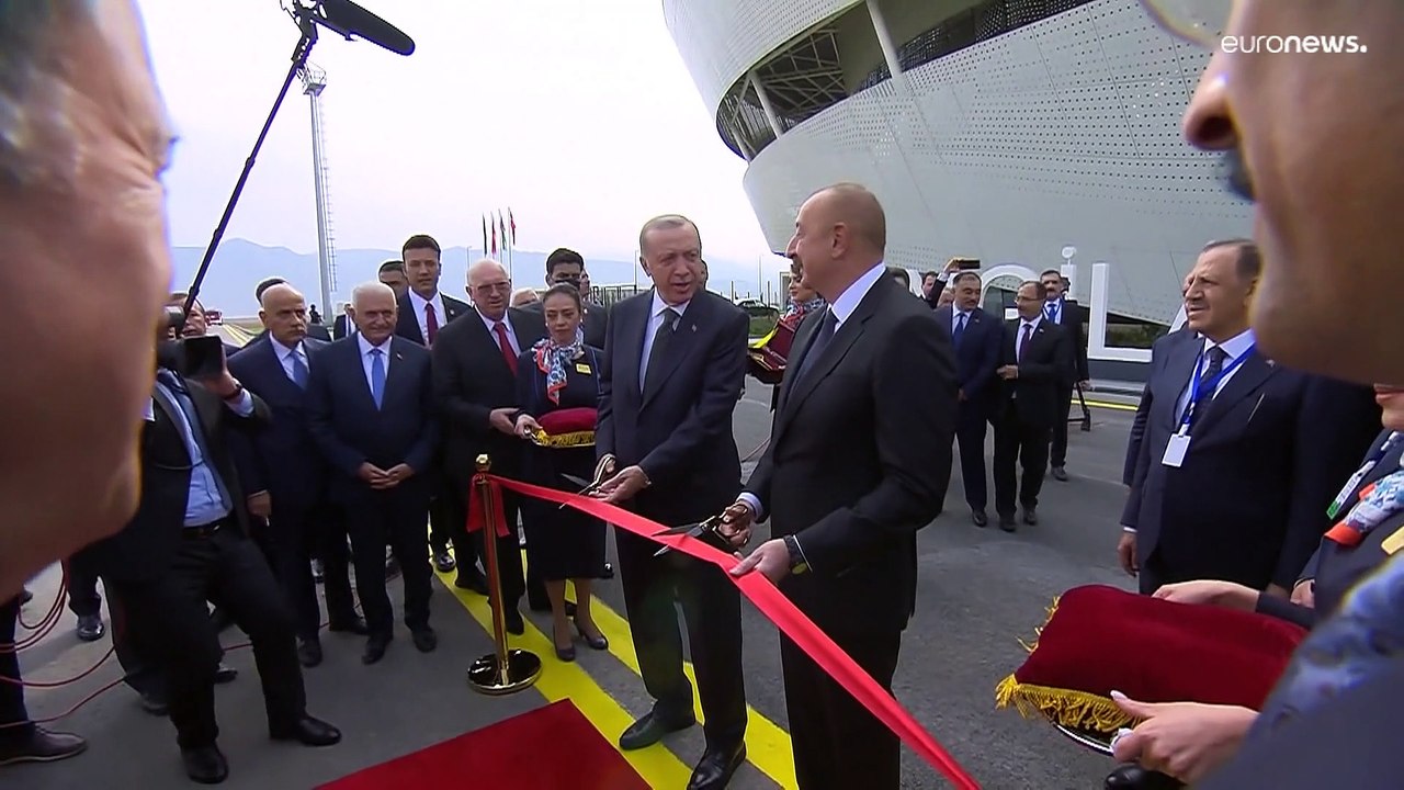 Азербайджан открыл аэропорт у границы с Арменией и Ираном