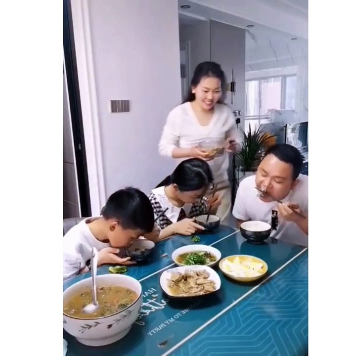 LUNCH TIME HOW DAD DOING PRANK