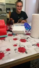 Puppy aide à tourner les pages du journal - Buzz Buddy