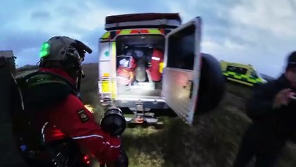 Paramédico testa jetpack em missão de resgate