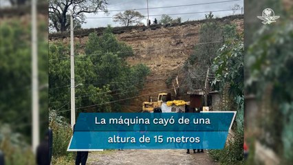 Muere obrero al caer con su excavadora sobre una casa en Los Reyes La Paz