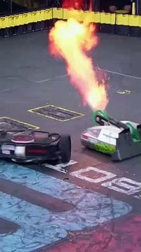 It's raining fire everywhere #battlebots #fyrefestival #foryourpage #fypm #yourpage #fyppage #fypage #fypchallenge #fypシ #foryou #trending #viral #fyp #tiktok #tiktokdance #funnyvideos #funny #explorepage #exploremore #aesthetic #hiburan #bestvideo #kome