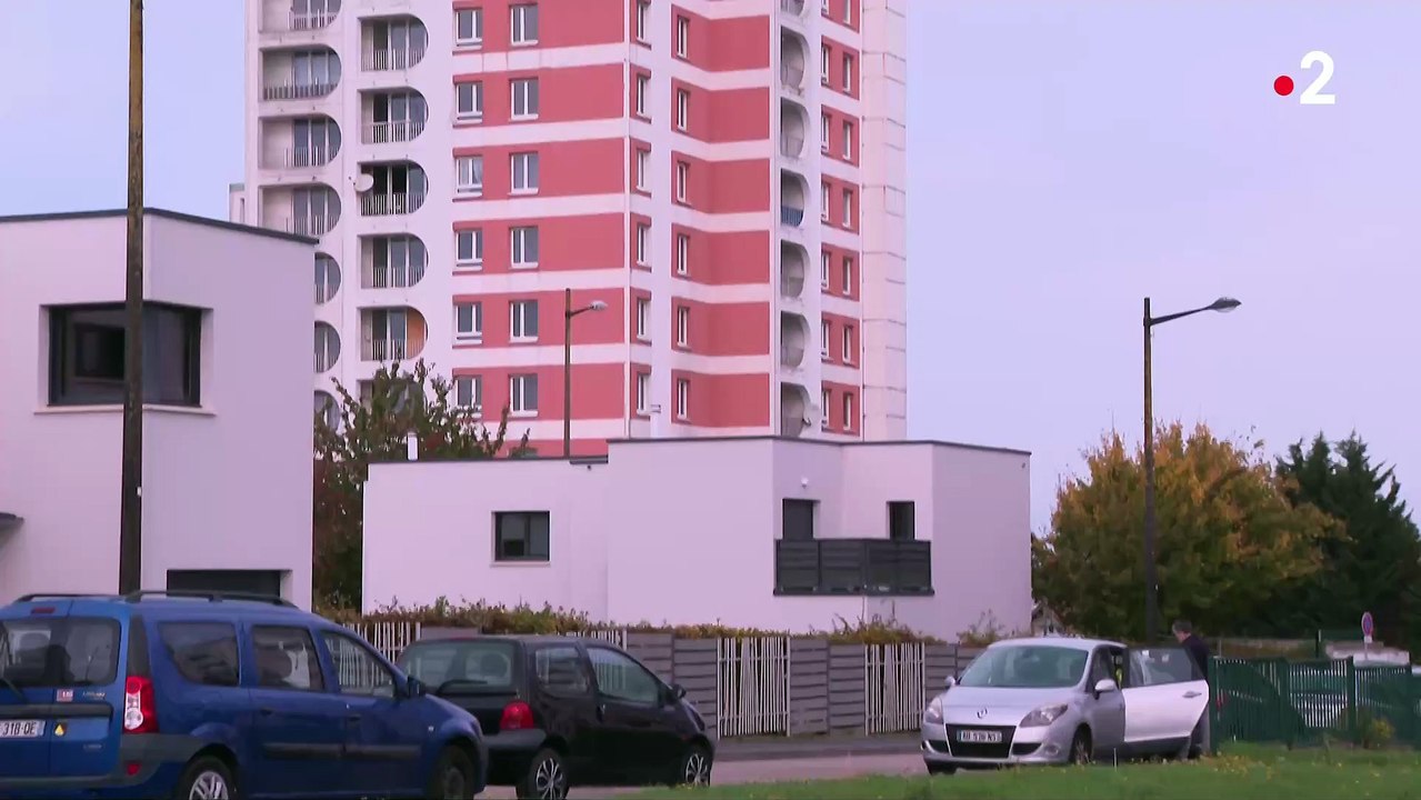 Le reportage effrayant de France 2 dans un hall d'immeuble au Havre squatté par des dealers, qui rendent la vie des habitants impossibles ! Regardez