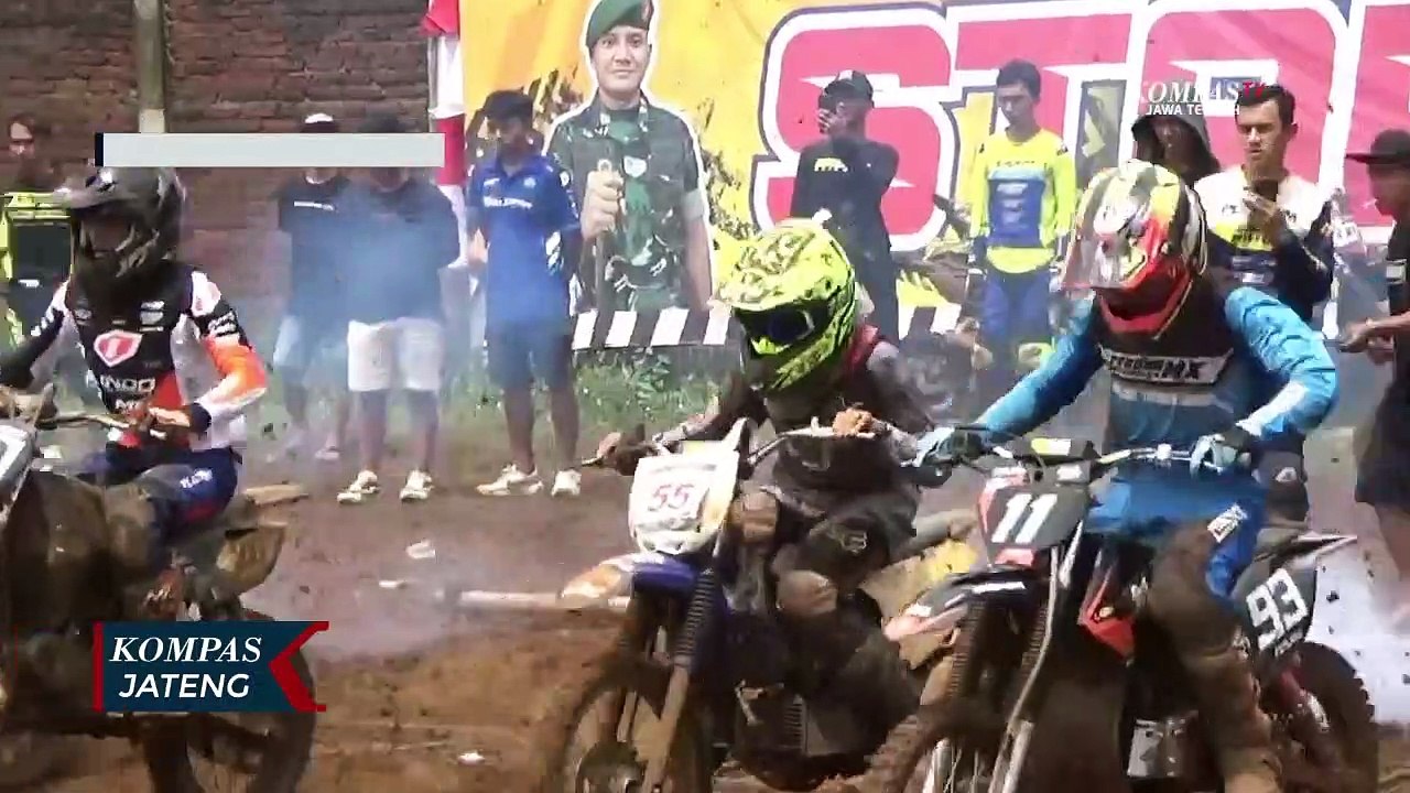 Seru! Ratusan Pembalap Ikuti Kejuaraan Grasstrack Motocross di Pekalongan