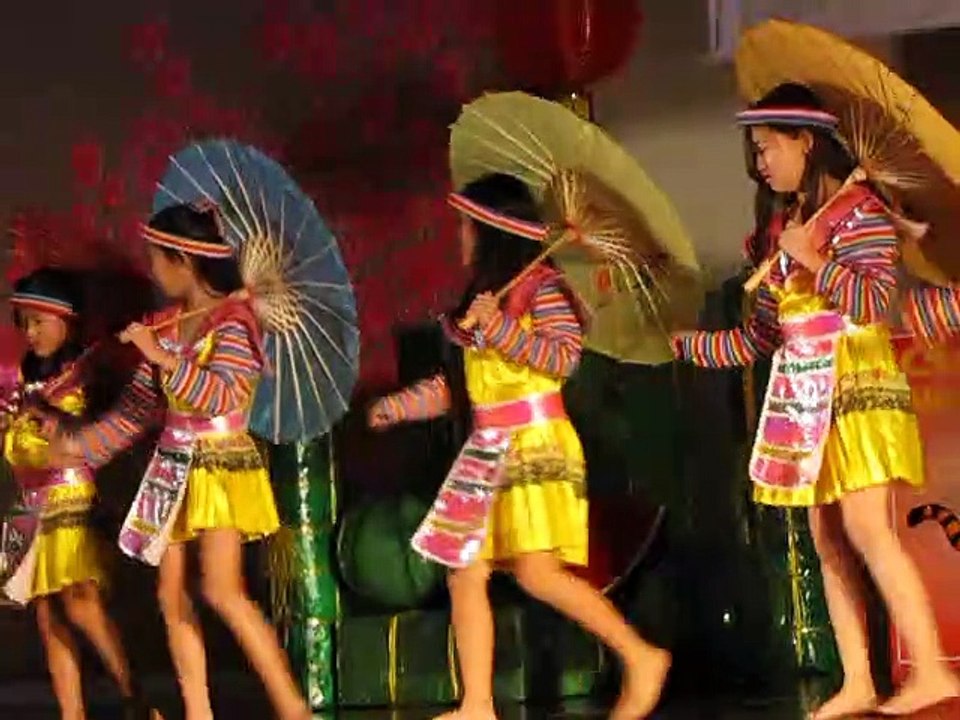 Children celebrate the Tet (Vietnamese new year) at school