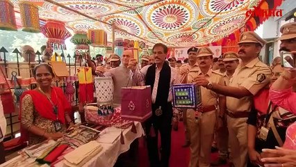 कारागृहातील  कैद्यांनी बनवलेल्या या वस्तू पाहाच