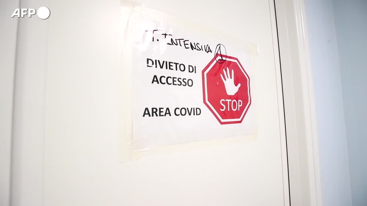 Salgono ancora ricoveri e morti, spunta variante XXB