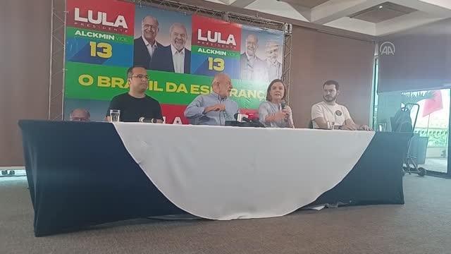 RİO DE JANEİRO - Brezilya'nın eski Devlet Başkanı Lula da Silva, Rio de Janeiro'da seçim kampanyası düzenledi