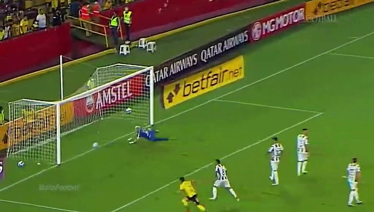 EXTREMELY STRANGE MOMENTS IN FOOTBALL