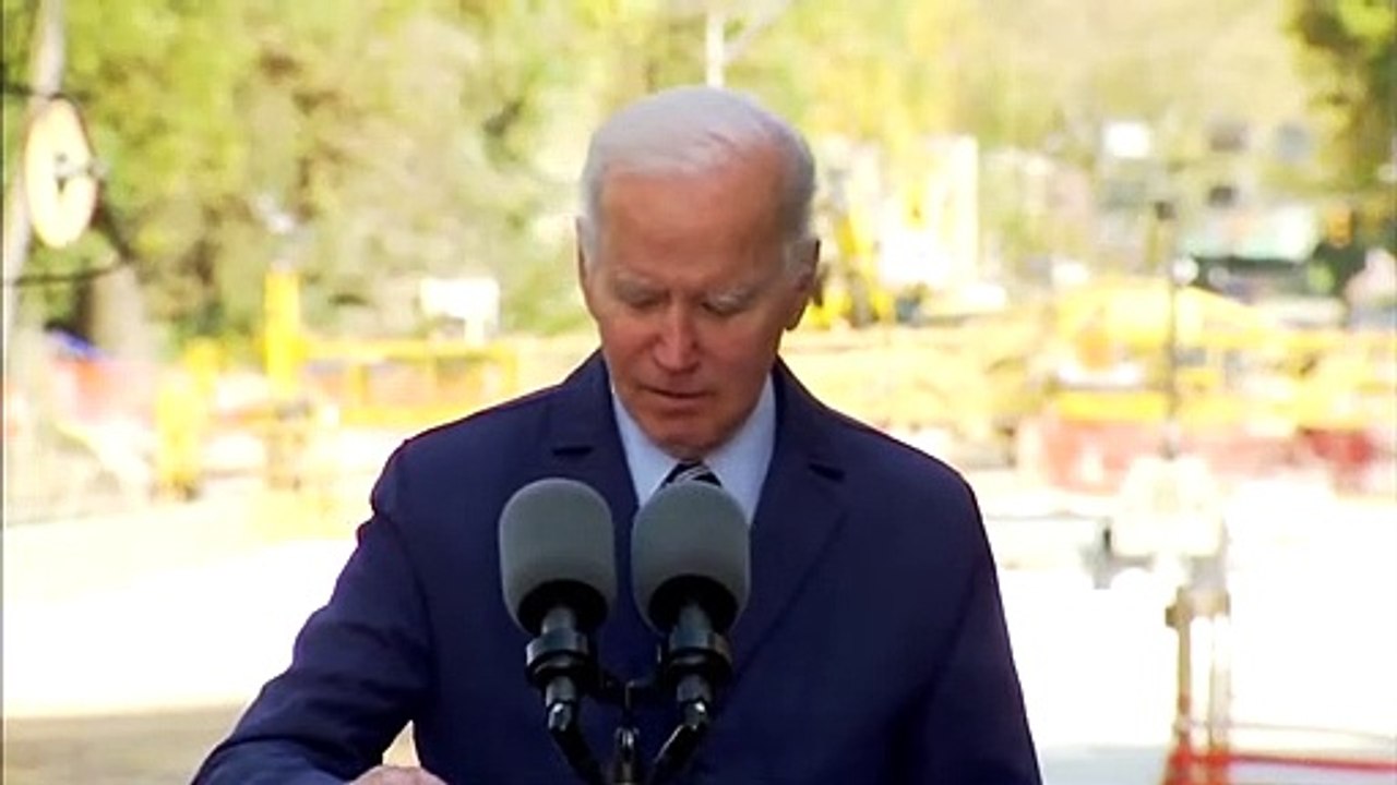 Biden'dan yine garip hareketler! Herkes şaştı kaldı