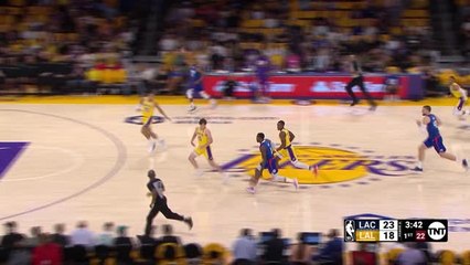 Скачать видео: LeBron and Lakers now 0-2 after Clippers defeat