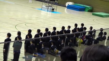 Ces étudiants japonais ont une synchronisation parfaite pour ne pas se percuter