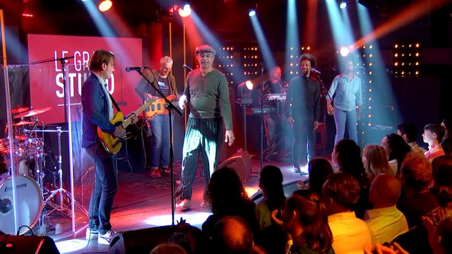 Yannick NOAH interprète Back to Africa dans le Grand Studio RTL