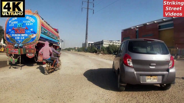 Travelling the streets of Karachi/Pakistan and finding the local experience and hidden gems.