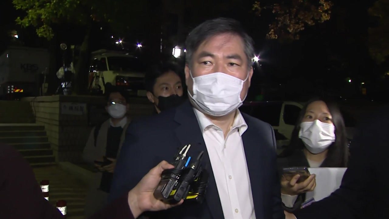 유동규, 출소 뒤 첫 대장동 재판 출석..."회유되지 않았다" / YTN
