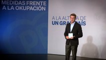 Feijóo critica el precio del alquiler mientras las comunidades del PP se niegan a aumentar el bono del Gobierno