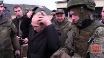 Putin ordusunu denetledi: Nişancı tüfeğiyle ateş etti!