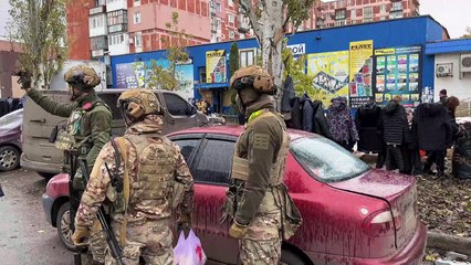 Ukraine: des habitants de Bakhmout racontent leur quotidien